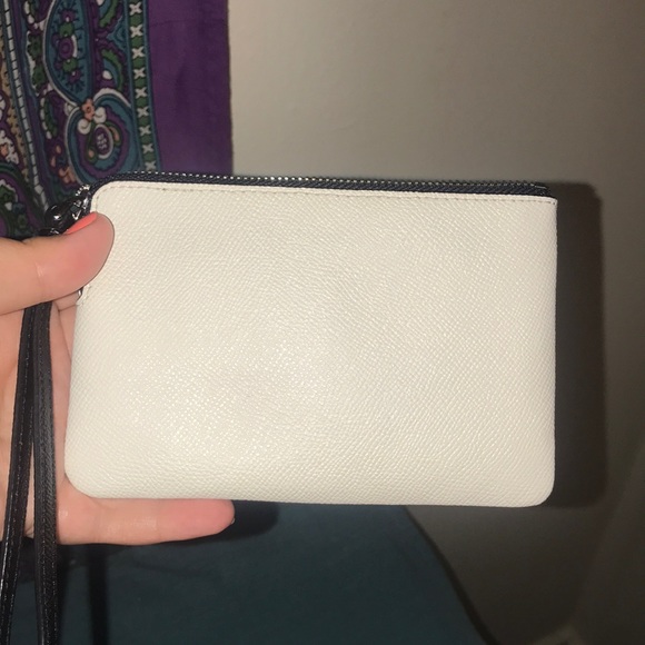NWOT Coach Wristlet - Picture 5 of 7